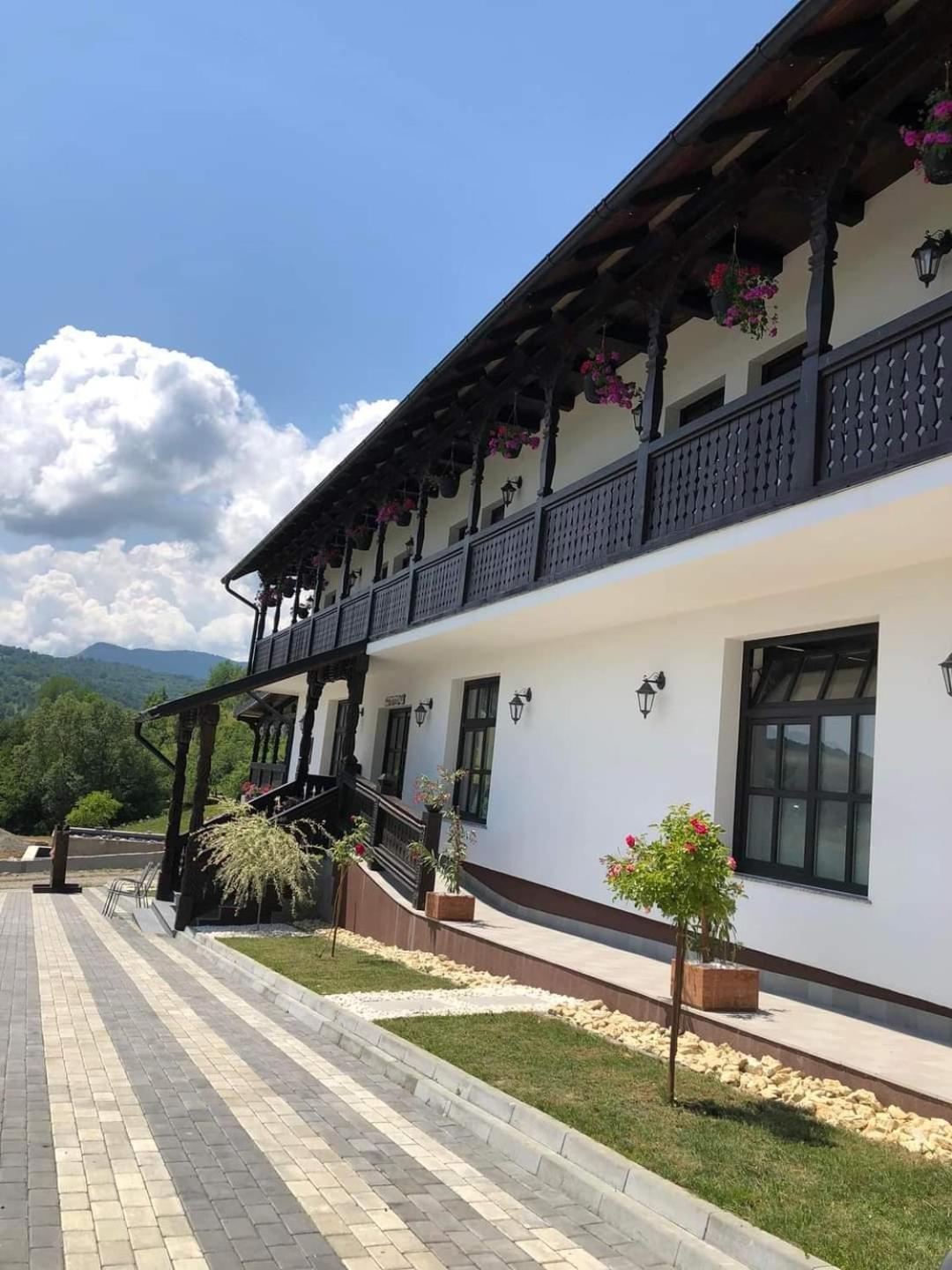 Ferienwohnung Mosia Dar In Rai Berbesti Exterior foto